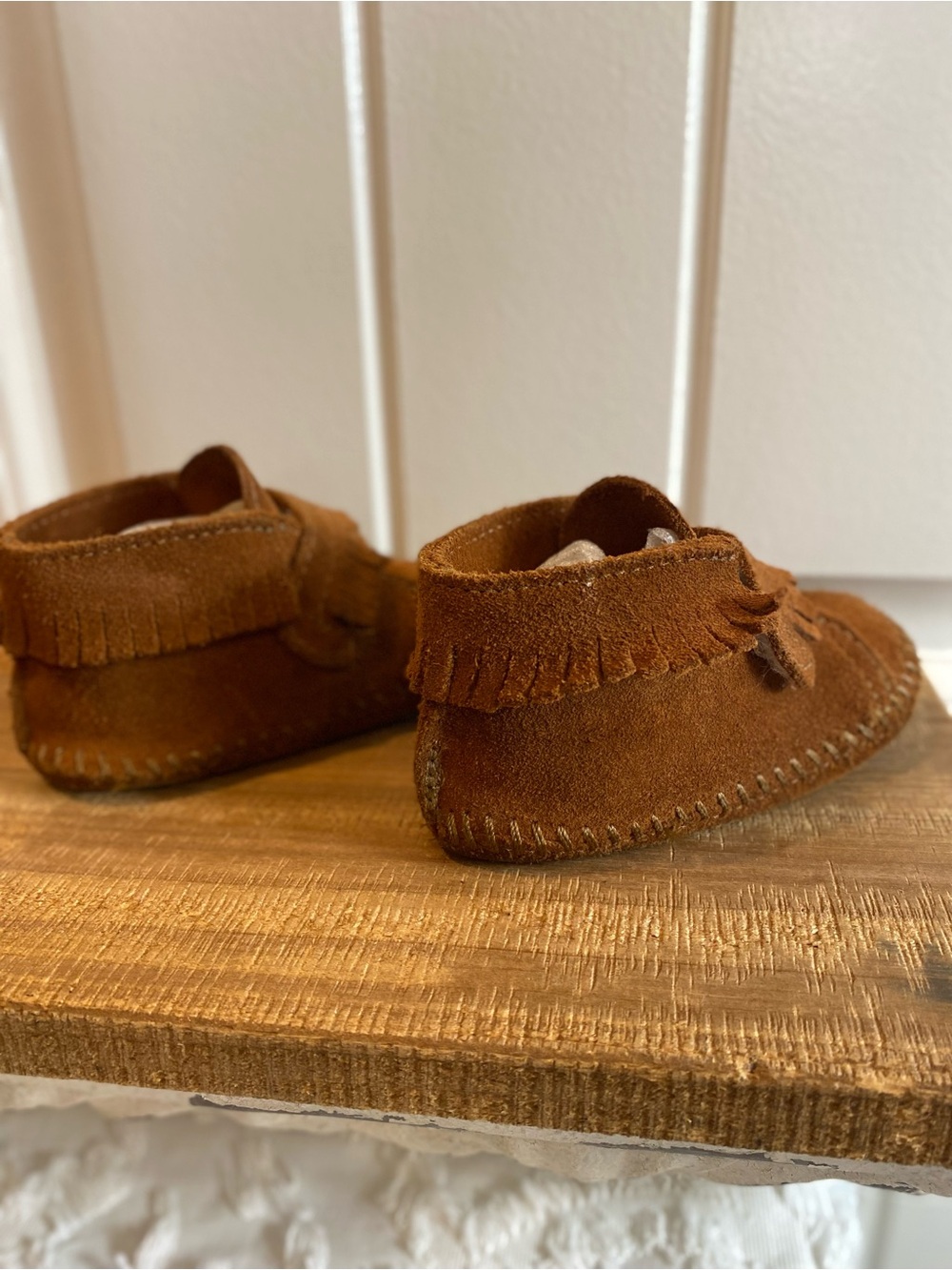 Minnetonka Toddler Chestnut Suede Fringe Moccasins - Picture 5 of 10